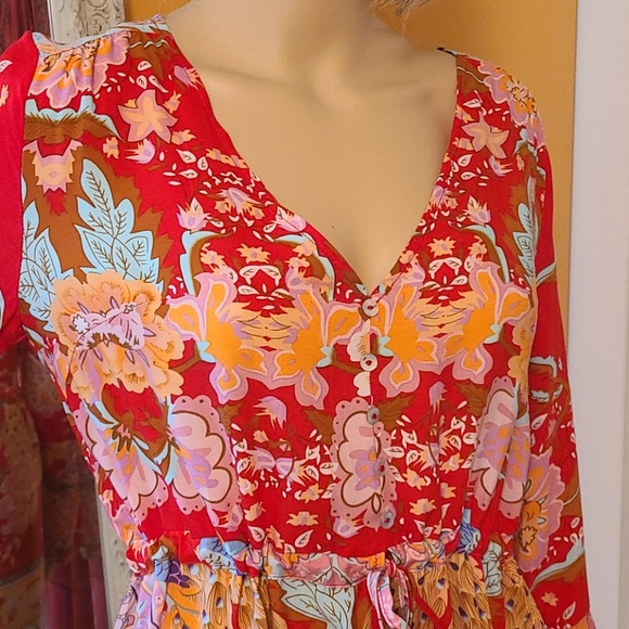 Everkaki Floral Dress - Picture 2 of 16